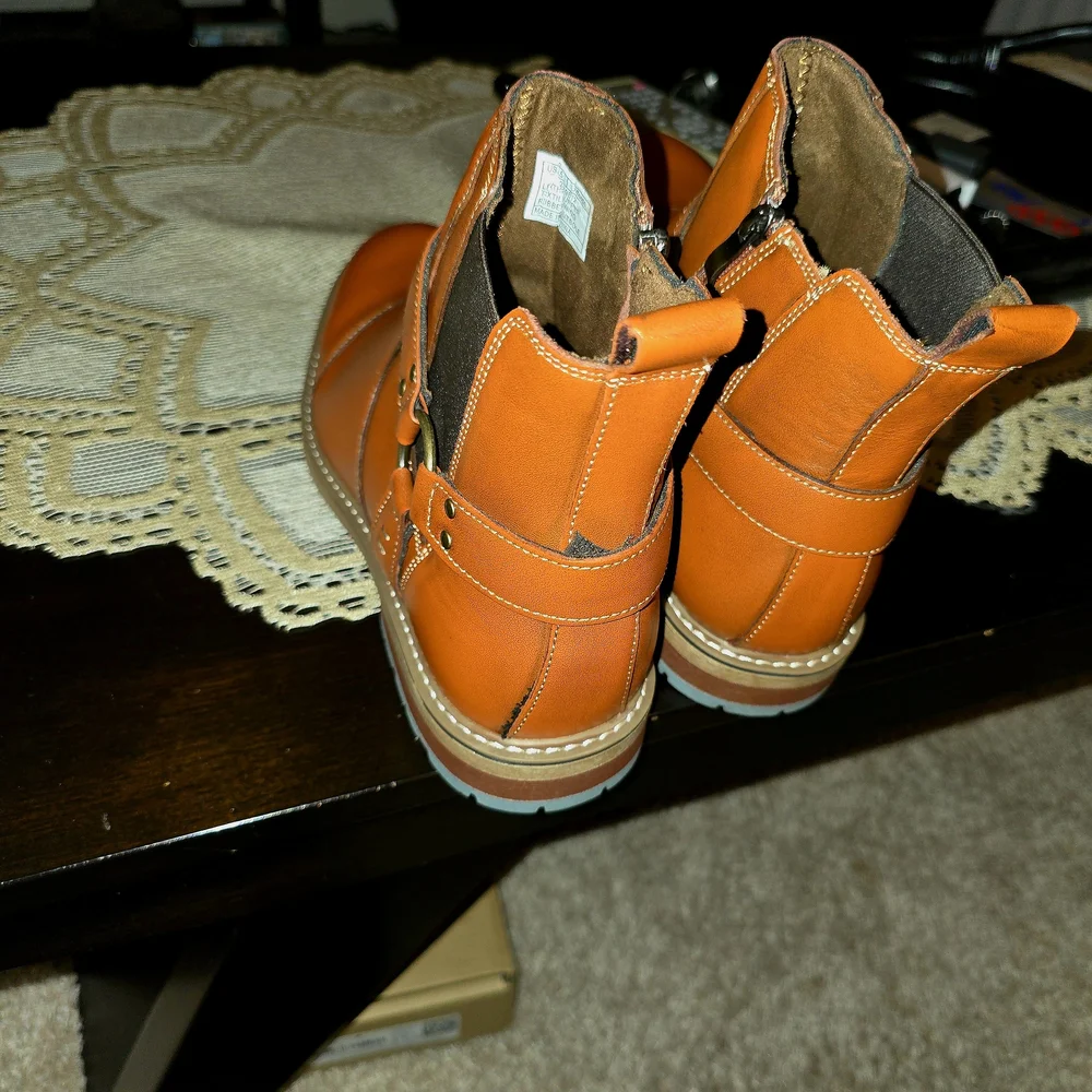 Elegant Brown Leather Men's Chelsea Boots - Picture 3 of 6